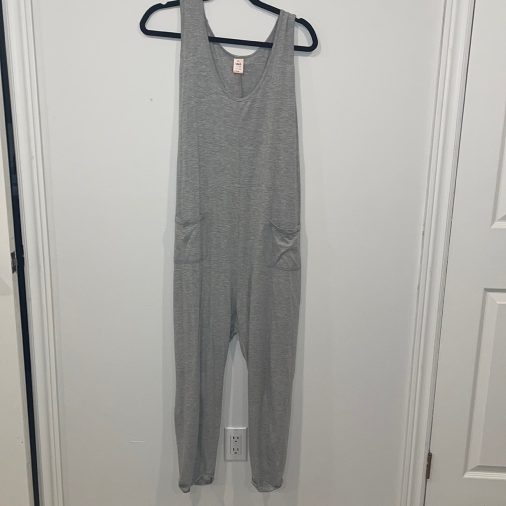 COPY - Smash/Tess light grey romper size large